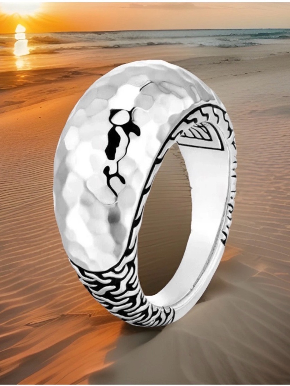 New with Tags!!! 💍🩷😎
John Hardy Hammered Dome Band Ring - 925 Silver